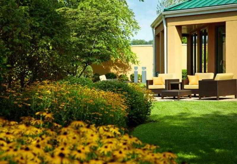 Hotel Courtyard By Marriott Cleveland Willoughby Exterior foto